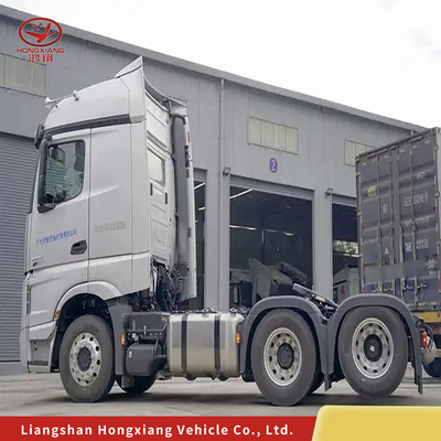 Sinotruck HOWO Tractor Head Truck met 6×4 aandrijving en aanpassing
