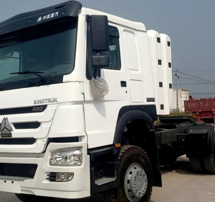 Shacman F3000 6X4 385-440HP trekkertruck in de GCC-markt met en GCC-gecertificeerde banden