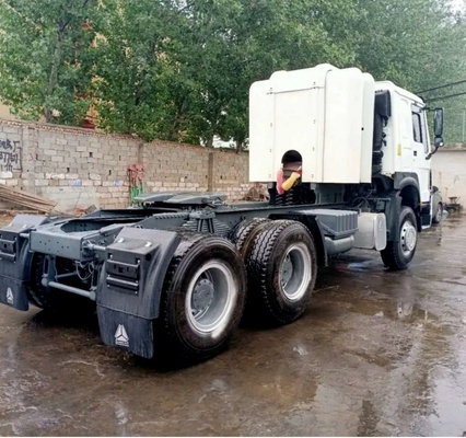 Shacman F3000 6X4 385-440HP trekkertruck in de GCC-markt met en GCC-gecertificeerde banden