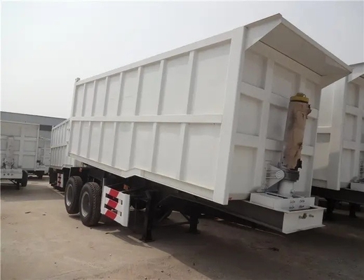 Transport van bulk cementpoeder met zware drieassige dumper-koppel-half-aanhanger