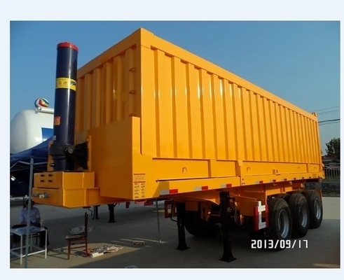 Transport van bulk cementpoeder met zware drieassige dumper-koppel-half-aanhanger