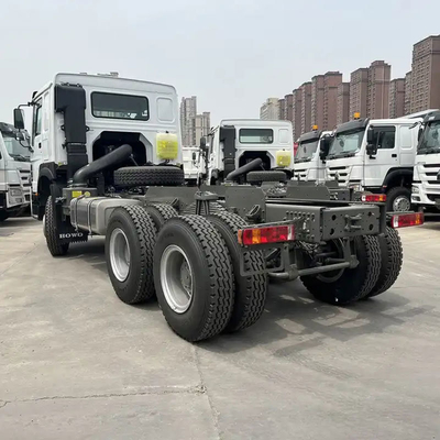 6×4 Sinotruk Gebruikte HOWO-tractortrucks met bandencertificering GCC en aandrijflijn 6×4