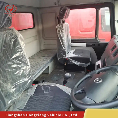 6×4 aandrijflijn HOWO Traktortruck met sterke kracht en stoelen