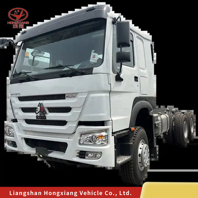 8L motorcapaciteit cilindertractortruck met handmatig raam en zware brandstoftank