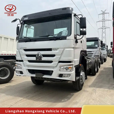8L motorcapaciteit cilindertractortruck met handmatig raam en zware brandstoftank