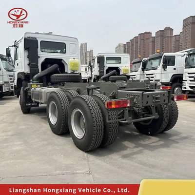 8L motorcapaciteit cilindertractortruck met handmatig raam en zware brandstoftank