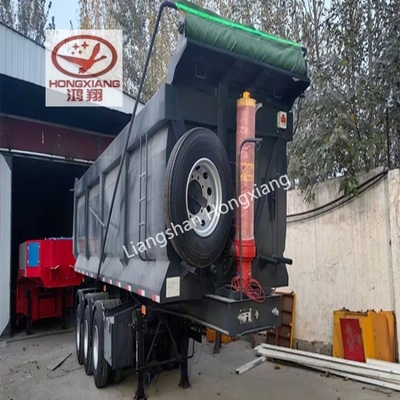 Flatbed Semi-trailer met een capaciteit van 60 kubieke meter en hydraulische achterkant van de achterkant