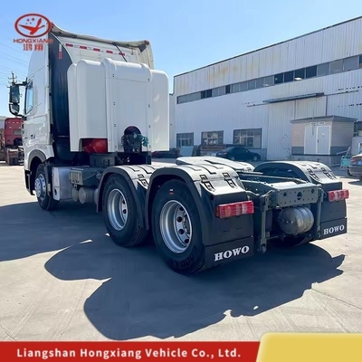 1 Jaar naverkoopservice CNG 6X4 Tractor HOWO T7 Euro 5 Tractorkop en stoelen ≤5