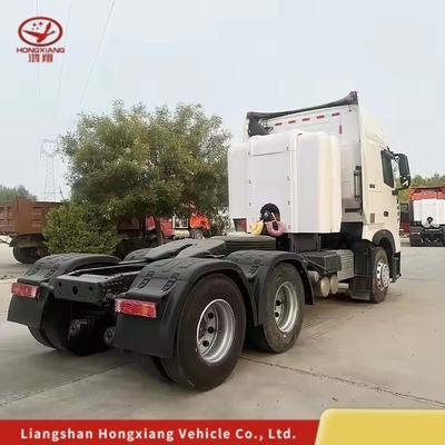 Hot HOWO T7 6X4 methaan trekker vrachtwagen motor Vermogen&gt; 8L en 1 jaar service na verkoop