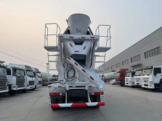 6x4 Drive Mode Zelfladen Betonmixer Truck met pomp op beste 12.00r22.5 banden