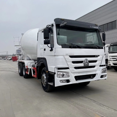 4 assen Zware Sinotruk HOWO 8X4 15m3 Cemententank Betonmengtruck voor bouw