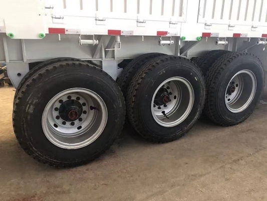 Aanpassing 3 Assen hek Cargo Semi-trailer voor Varkens Runder Vee Schapen Veeteelt