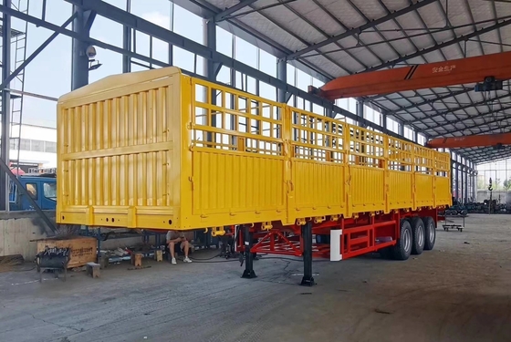 Op maat gemaakte garantie hek zijdekant muur stapel hoog hek half-trailer stapel type half-trailer