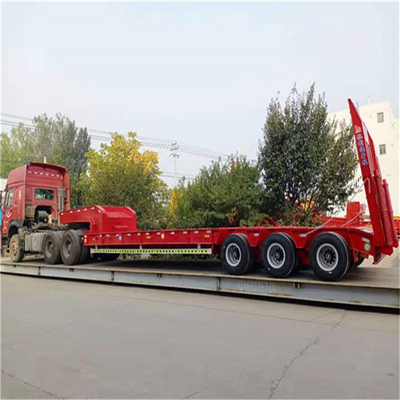 Heavy Duty 3 axles Low Bed Lowboy Flatbed Semi Trailer Truck met hydraulische lift en gooseneck