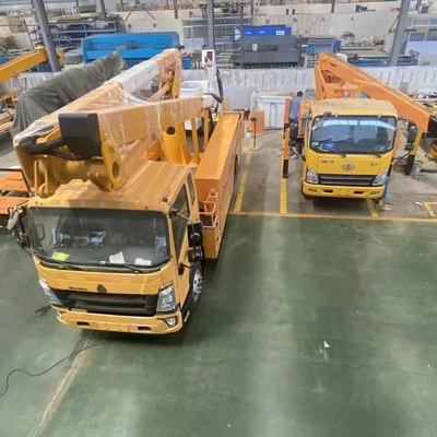 Hoogtewerkvoertuig met aanpassing en hydraulisch telescopisch werkplatform